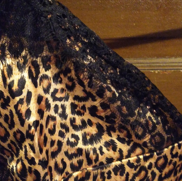 Leopard nighty &  Robe - Picture 4 of 4